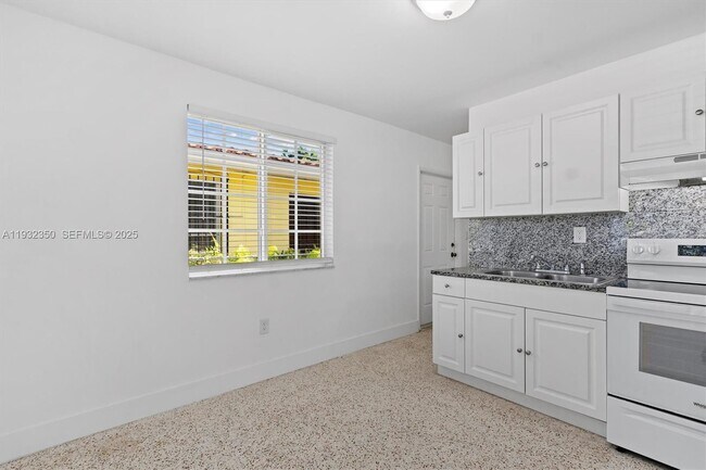 Building Photo - 3500 SW 26th St