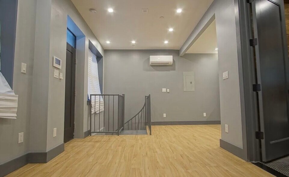 Building Photo - 314 Sumpter St