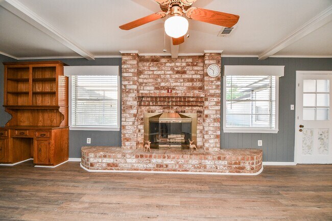 Building Photo - 7310 Ridge Oak Dr