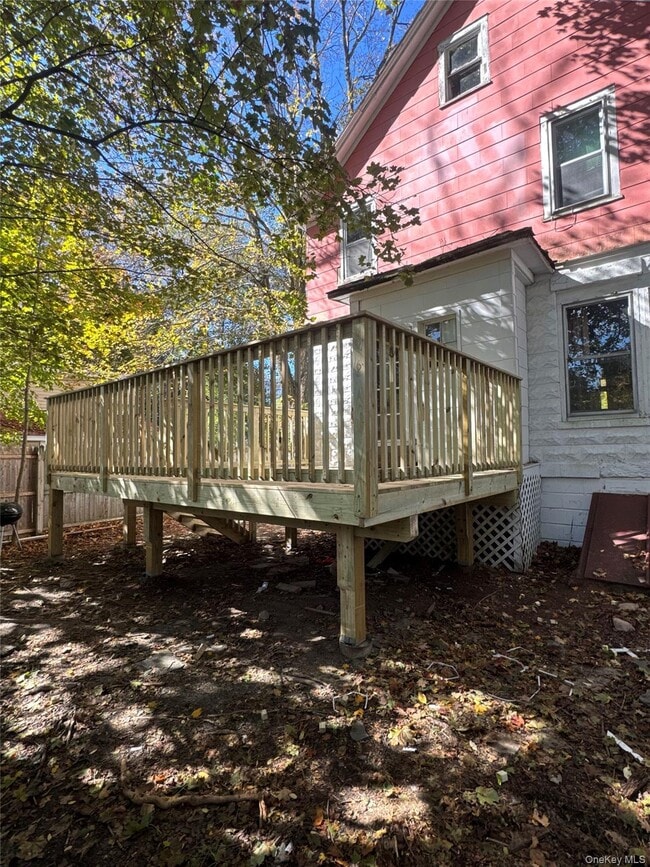 Building Photo - 2 Green St