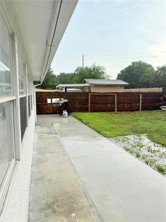 Building Photo - 2130 Redleaf Dr