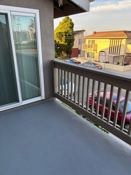 Building Photo - 16971 Hoskins, 2