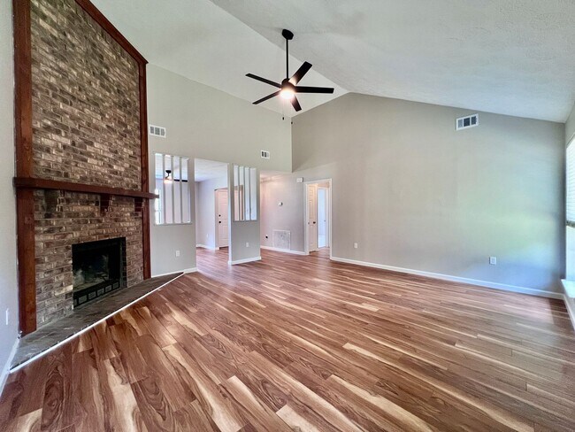 Building Photo - Beautiful 3 bedroom home in Bloomingdale minutes from Pooler