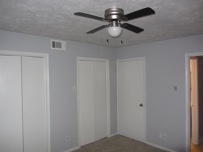 Building Photo - 5738 Easthampton Dr