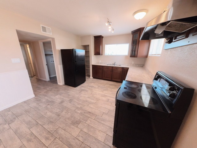 Building Photo - 756 E University Dr