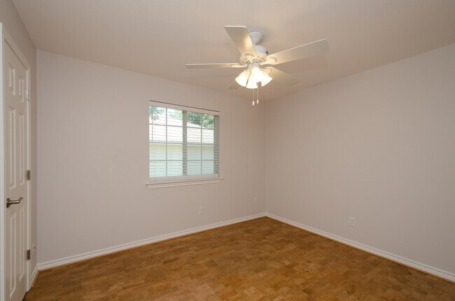 Building Photo - Updated 4 Bedroom 2 Bath home for Lease in...