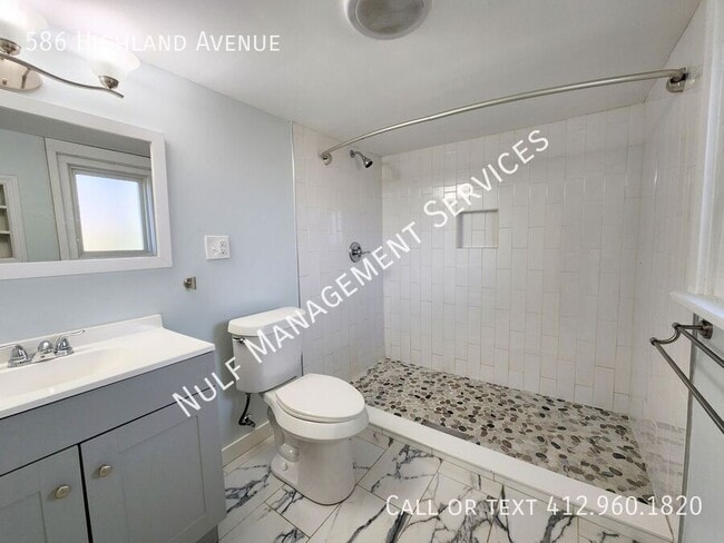 Building Photo - 586 Highland Ave