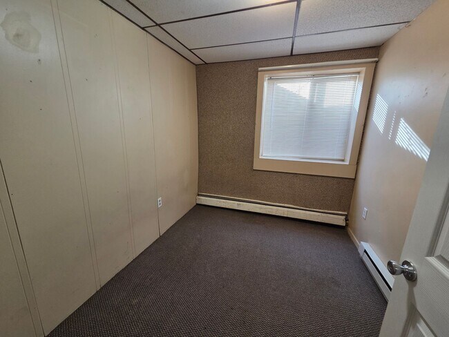 Building Photo - 1019 Bemidji Ave N