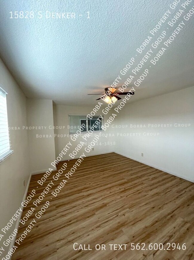 Building Photo - SPACIOUS 3 BEDROOM 1.5 BATHROOM TOWNHOME W...