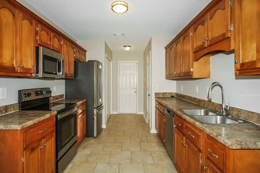 Building Photo - 205 Cameron Dr