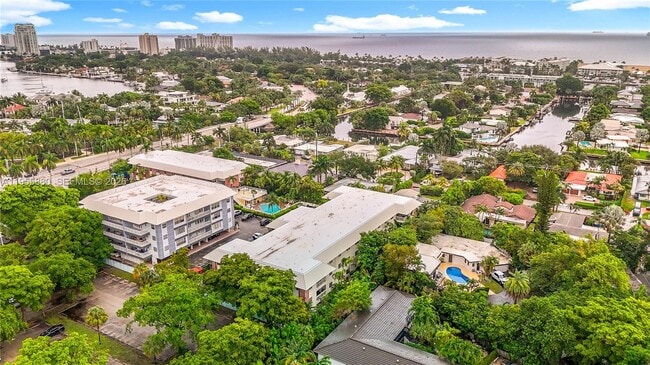 Building Photo - 2424 SE 17th St