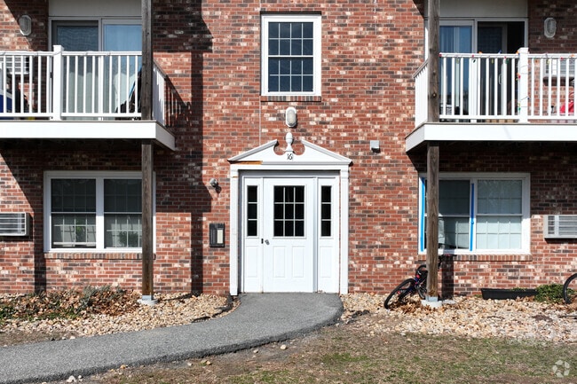 Entrance Photo - Country Club Estates Condominiums