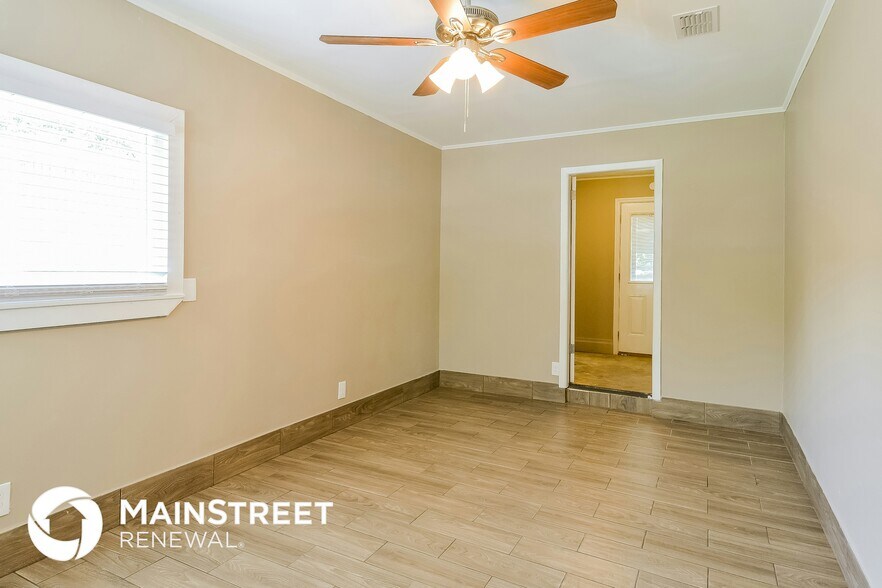 Building Photo - 4440 Naranja Dr S