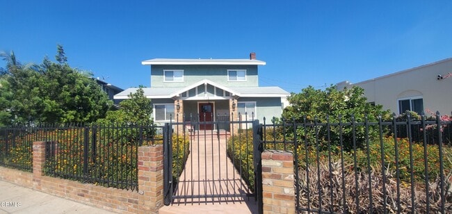 Primary Photo - 114 Huntington Dr N