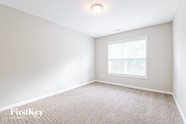 Building Photo - 1020 Bridlemine Dr