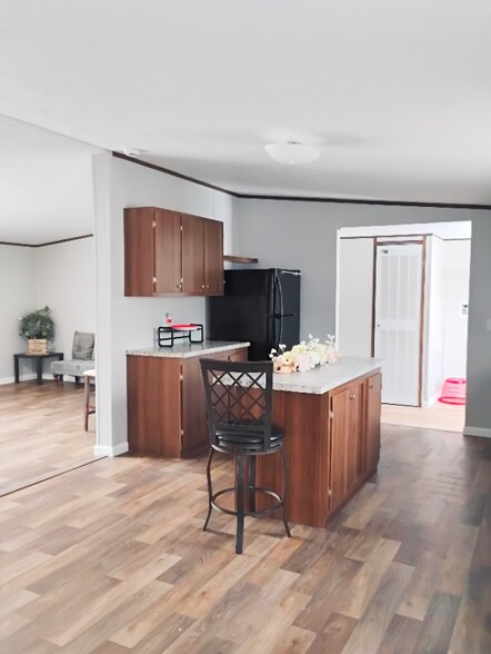 Building Photo - 161 Rainbow Dr