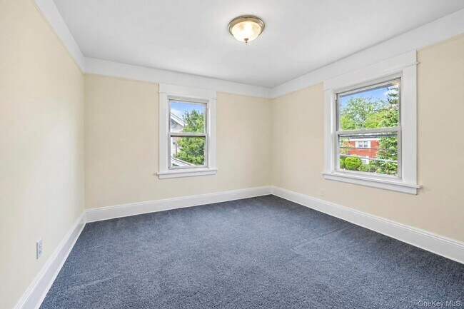Building Photo - 108 Hempstead Ave