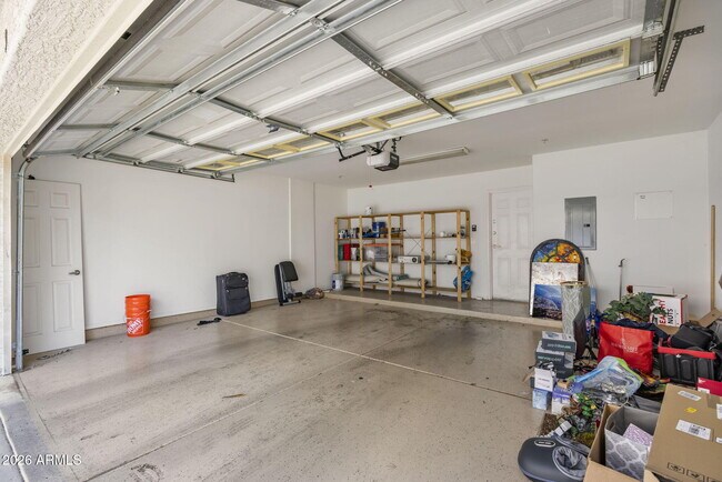 Building Photo - 2450 W Glenrosa Ave
