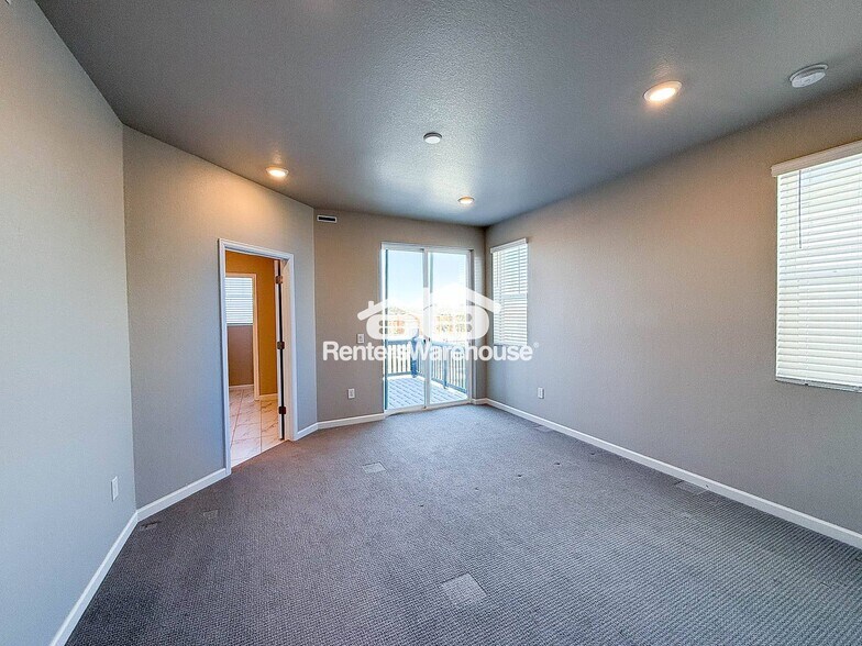 Building Photo - 176 Ambrose St