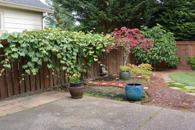 Building Photo - 1365 SE 194th Pl