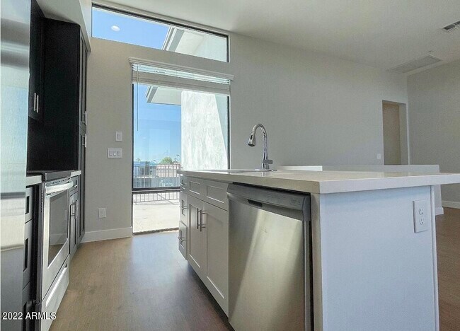 Building Photo - 6060 E Baseline Rd