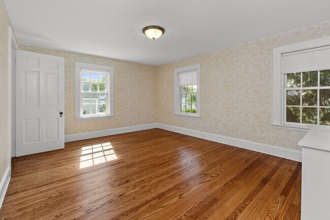 Building Photo - 84 Mt Pleasant Ave