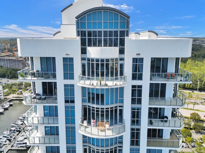 Building Photo - 17301 Biscayne Blvd
