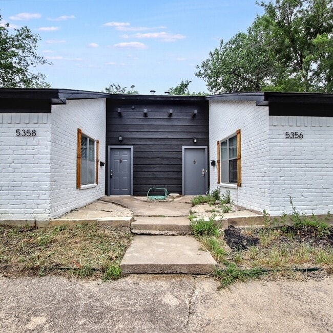 Building Photo - 5358 Wonder Dr