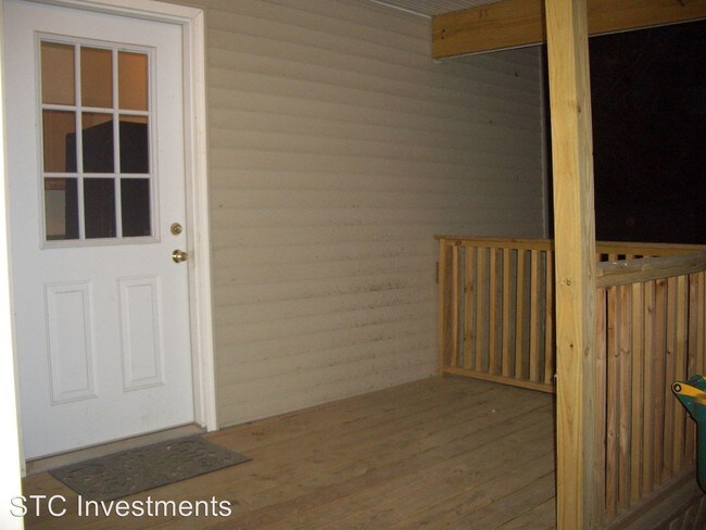 Building Photo - 2 br, 1 bath House - 402 W. McDonough