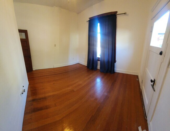 Building Photo - Islay Street  770-774