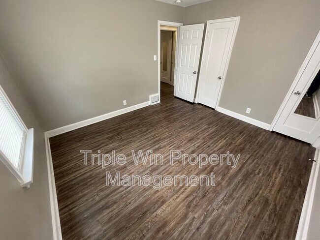 Building Photo - 1629 Talisman Ln