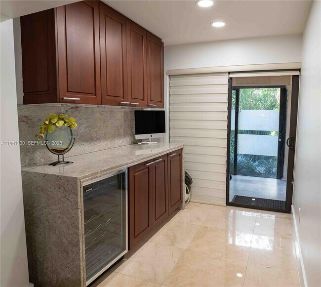 Building Photo - 4957 NW 93rd Doral Pl