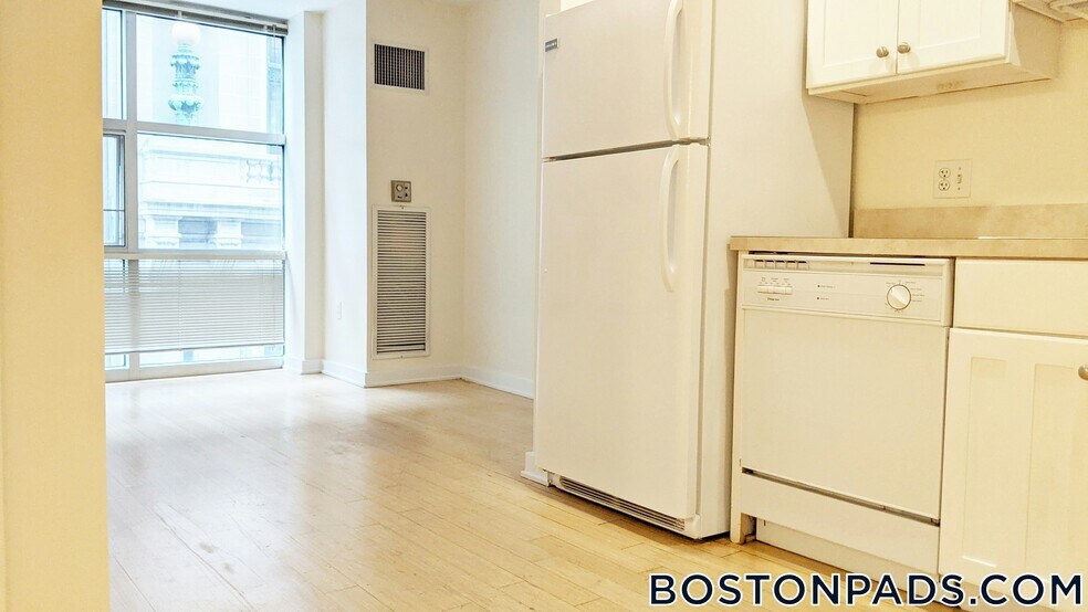 Building Photo - 40 Boylston St