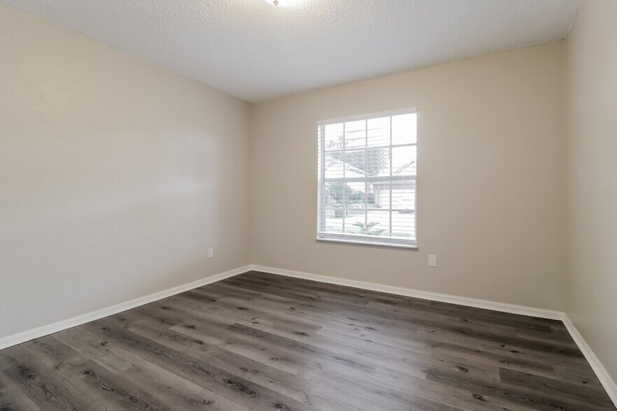 Building Photo - 646 Upperriver Ct