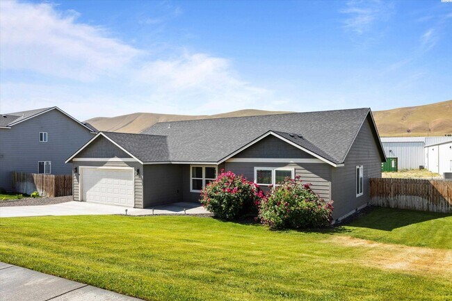 Building Photo - 4 BED HOME FOR RENT IN BENTON CITY MOVE-IN...