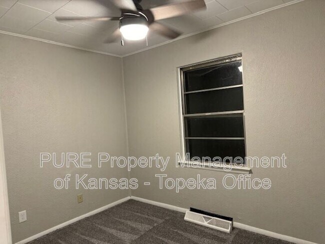 Building Photo - 2416 SW 25th Dr