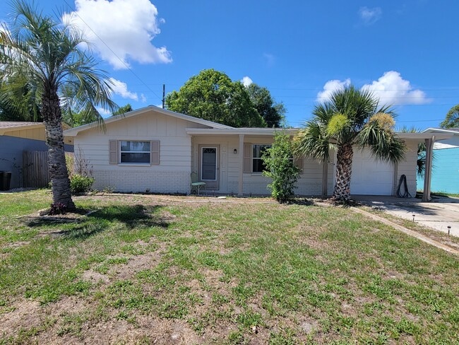 Building Photo - 3340 Beacon Square Dr