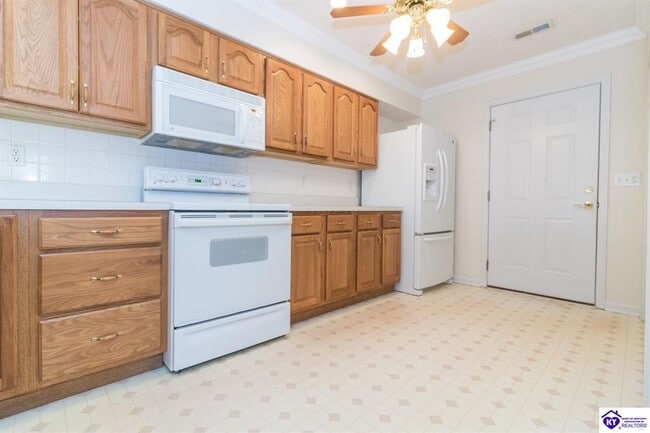 Building Photo - 318 Emmaus Cir