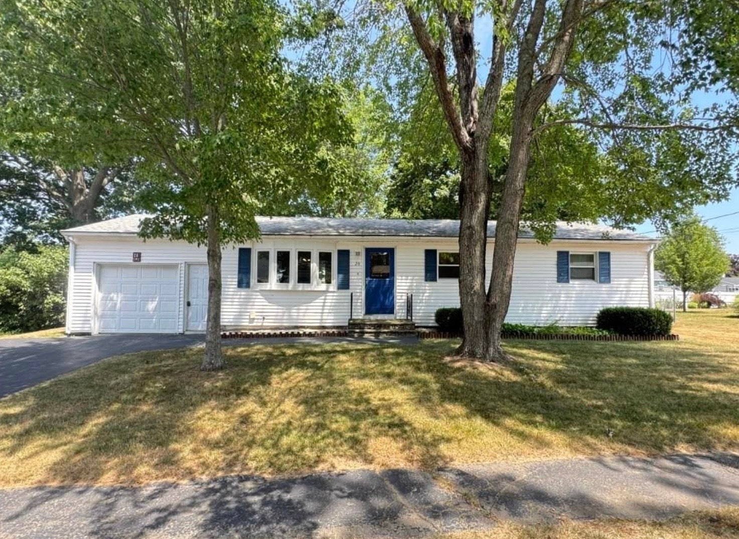 Building Photo - 20 Mariette Dr