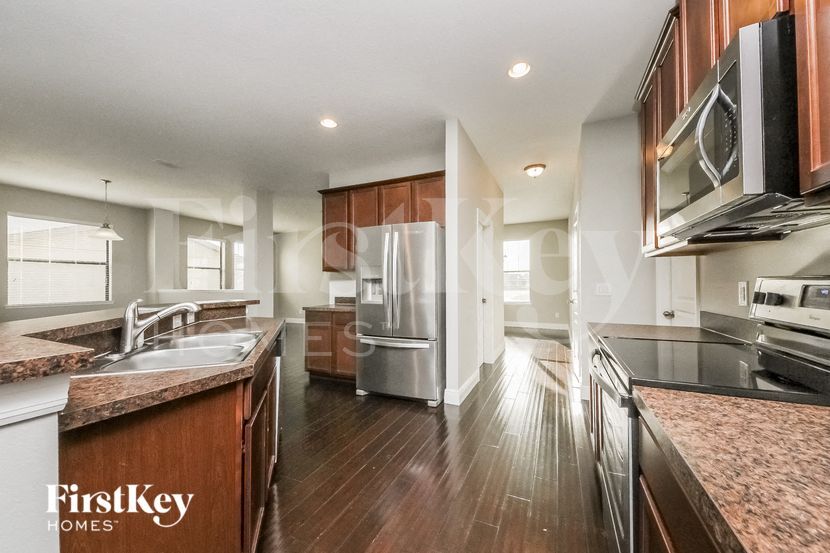 Building Photo - 4705 Blackthorn Cir