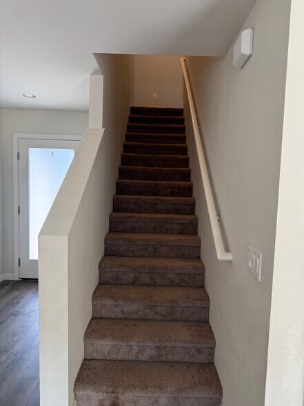 Building Photo - 148 Valley Creek Dr