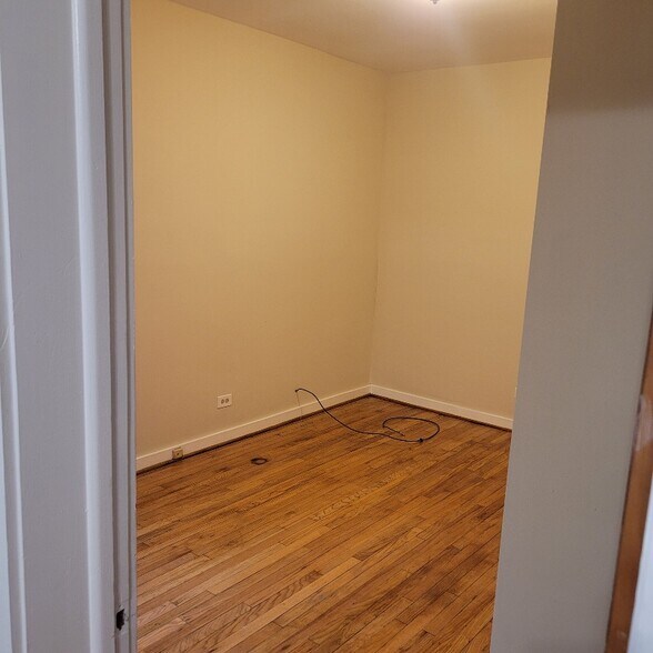 Building Photo - 6723 S Clyde Ave