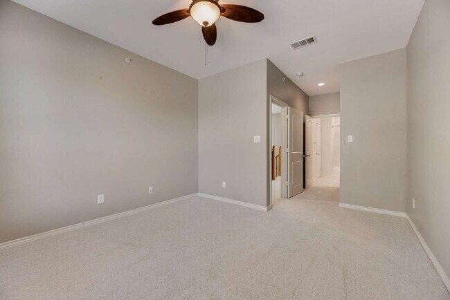 Building Photo - Dog friendly 3-2.5-2 Townhome in the heart of Plano!