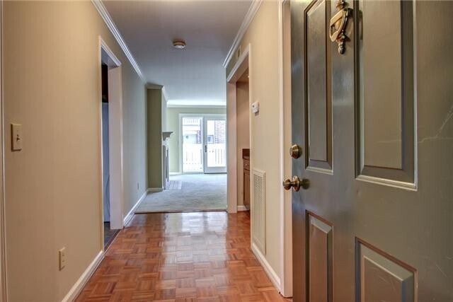 Building Photo - 120 Hillsboro Pl