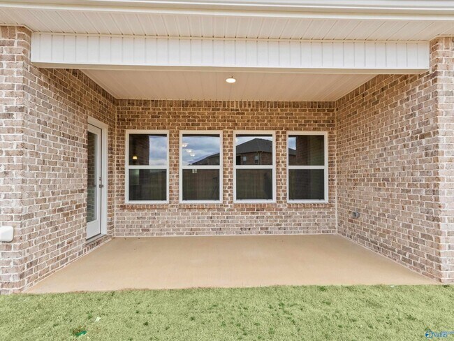 Building Photo - 124 Duskwood Dr