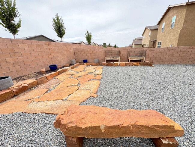 Building Photo - Newer home in Solcito Subdivision in Cente...