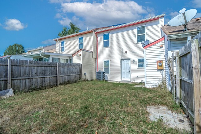 Building Photo - Charming 3-Bedroom Townhouse in Chesapeake