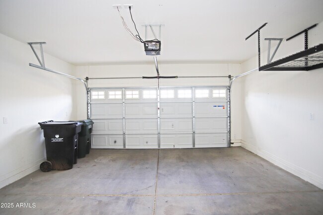 Building Photo - 1709 Grenadine Rd