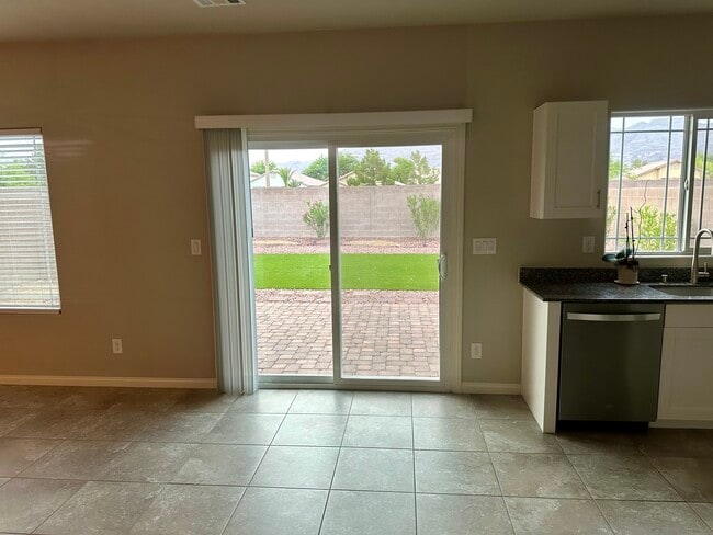 Building Photo - 3816 Antilia Ave