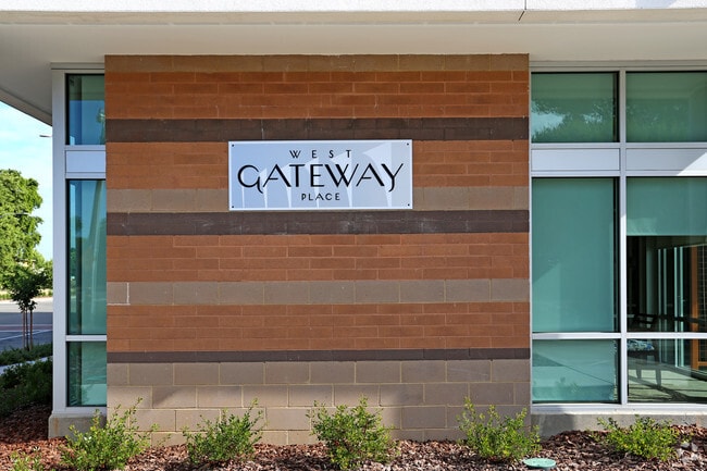Building Photo - West Gateway Place
